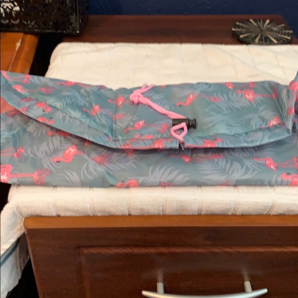 Drawstring makeup holder - Picture 2 of 7